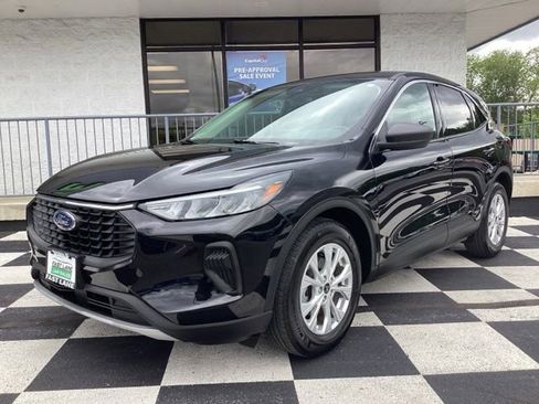 Used 2024 Ford Escape Active FWD image 2