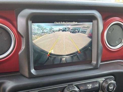 Used 2021 Jeep Wrangler Unlimited Rubicon image 13