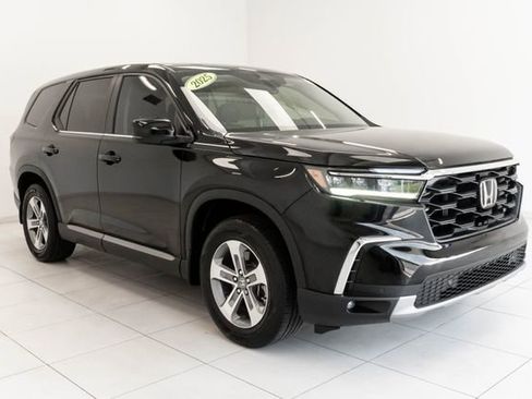 Used 2025 Honda Pilot EX-L image 7