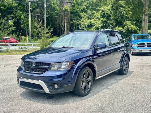Used 2020 Dodge Journey Crossroad FWD image 3