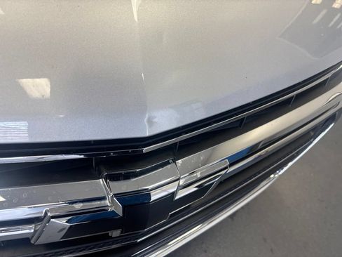 Used 2019 Chevrolet Traverse LT w/ LT Premium Package AWD/4WD image 12