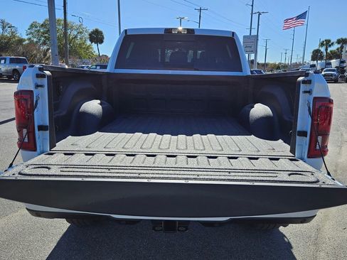 New 2026 RAM 2500 Laramie AWD/4WD image 13