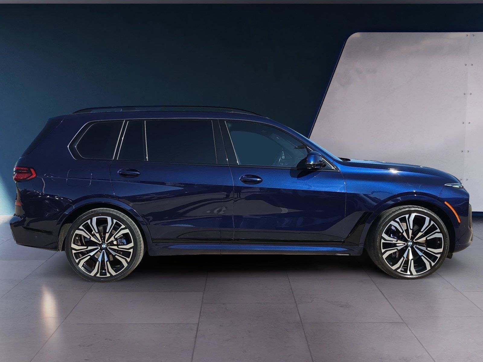 Used 2024 BMW X7 xDrive40i w/ Executive Package AWD/4WD image 6