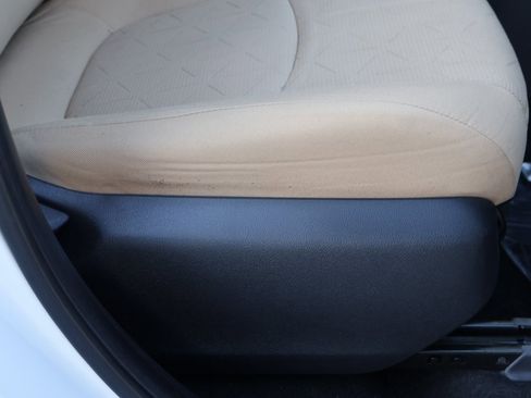 Used 2021 Toyota RAV4 XLE w/ Convenience Package image 11