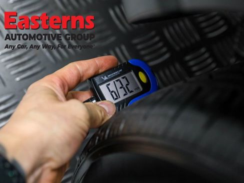 Used 2024 Hyundai Venue SEL image 26