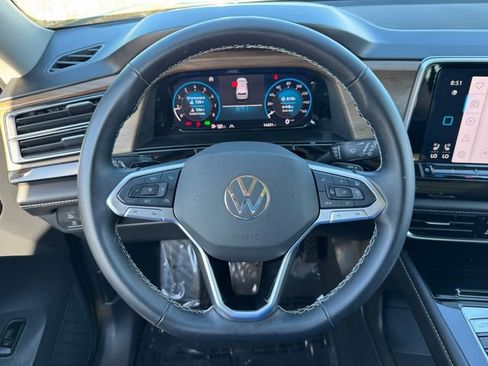Used 2025 Volkswagen Atlas SE w/ Panoramic Sunroof Package AWD/4WD image 22