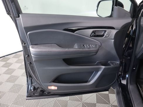 Certified 2024 Honda Passport Black Edition image 25