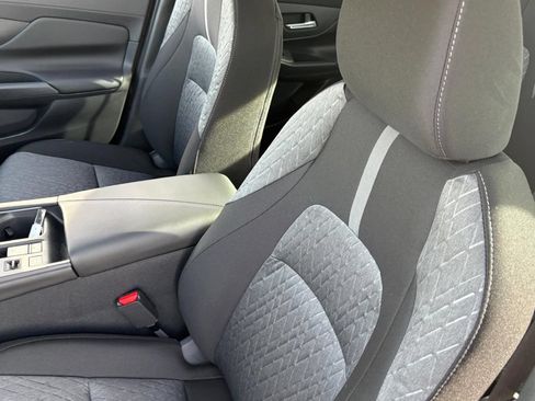 Certified 2026 Nissan Sentra SV w/ SV Convenience Package FWD image 18