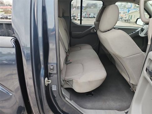 Used 2019 Nissan Frontier SV image 10