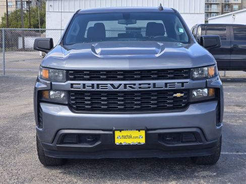 Used 2020 Chevrolet Silverado 1500 Custom w/ Custom Value Package image 2
