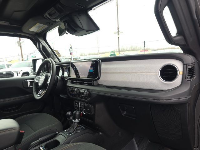 Used 2025 Jeep Wrangler Unlimited Sahara w/ Safety Group AWD/4WD image 45