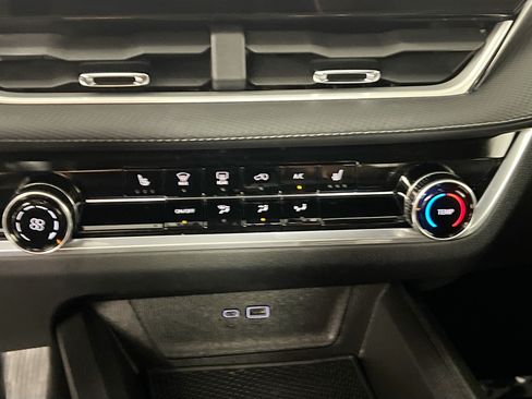 Used 2025 Chevrolet Equinox LT w/ Midnight Edition AWD/4WD image 26
