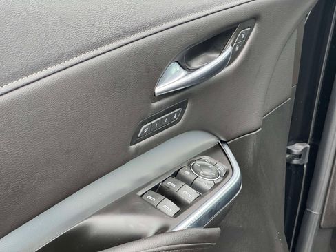 Used 2022 Cadillac XT4 Premium Luxury w/ Safety Alert Package image 19