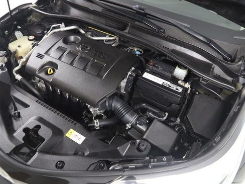 Used 2021 Toyota C-HR LE FWD image 15