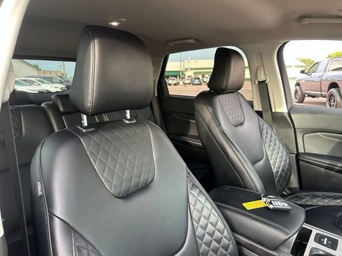 Used 2024 Ford Edge Titanium AWD/4WD image 32