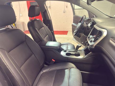 Used 2018 GMC Acadia SLT image 21