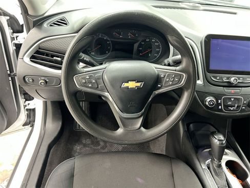 Used 2019 Chevrolet Malibu LS image 11