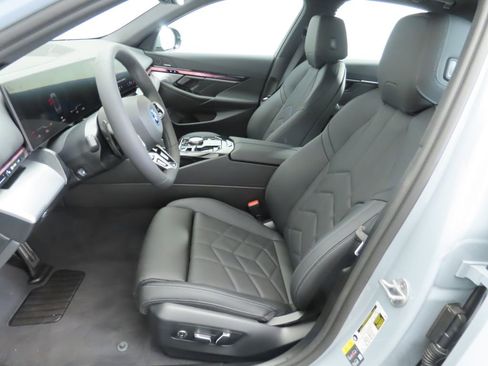 New 2026 BMW i5 eDrive40 w/ M Sport Package image 19