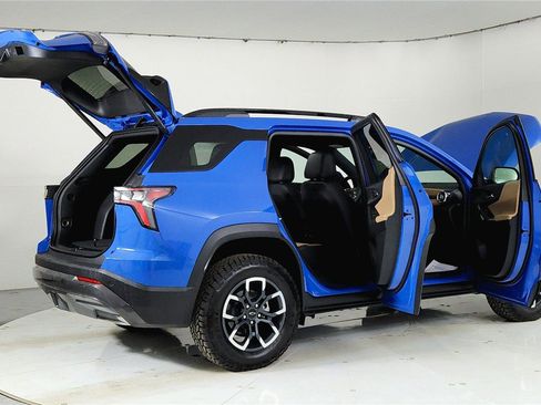 Used 2025 Chevrolet Equinox ACTIV w/ Convenience Package III image 10