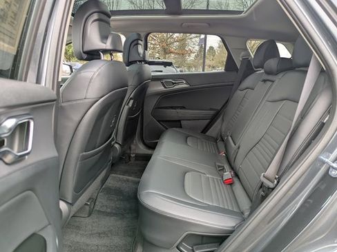 Used 2025 Kia Sportage SX Prestige image 30