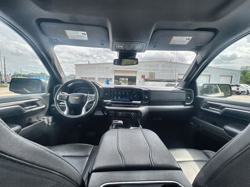 Certified 2025 Chevrolet Silverado 1500 LTZ AWD/4WD image 19
