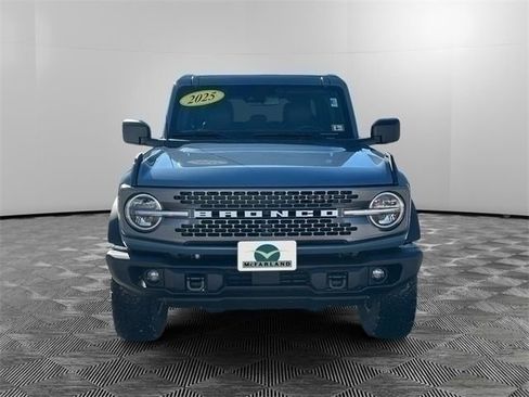 Used 2025 Ford Bronco Badlands image 8