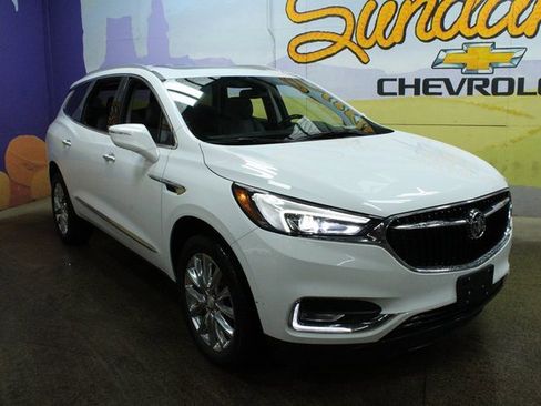 Used 2019 Buick Enclave Essence image 4