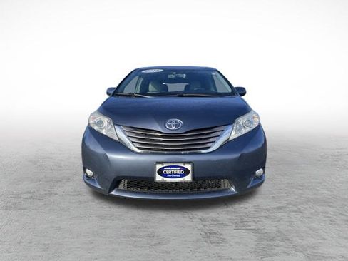 Used 2016 Toyota Sienna XLE image 2