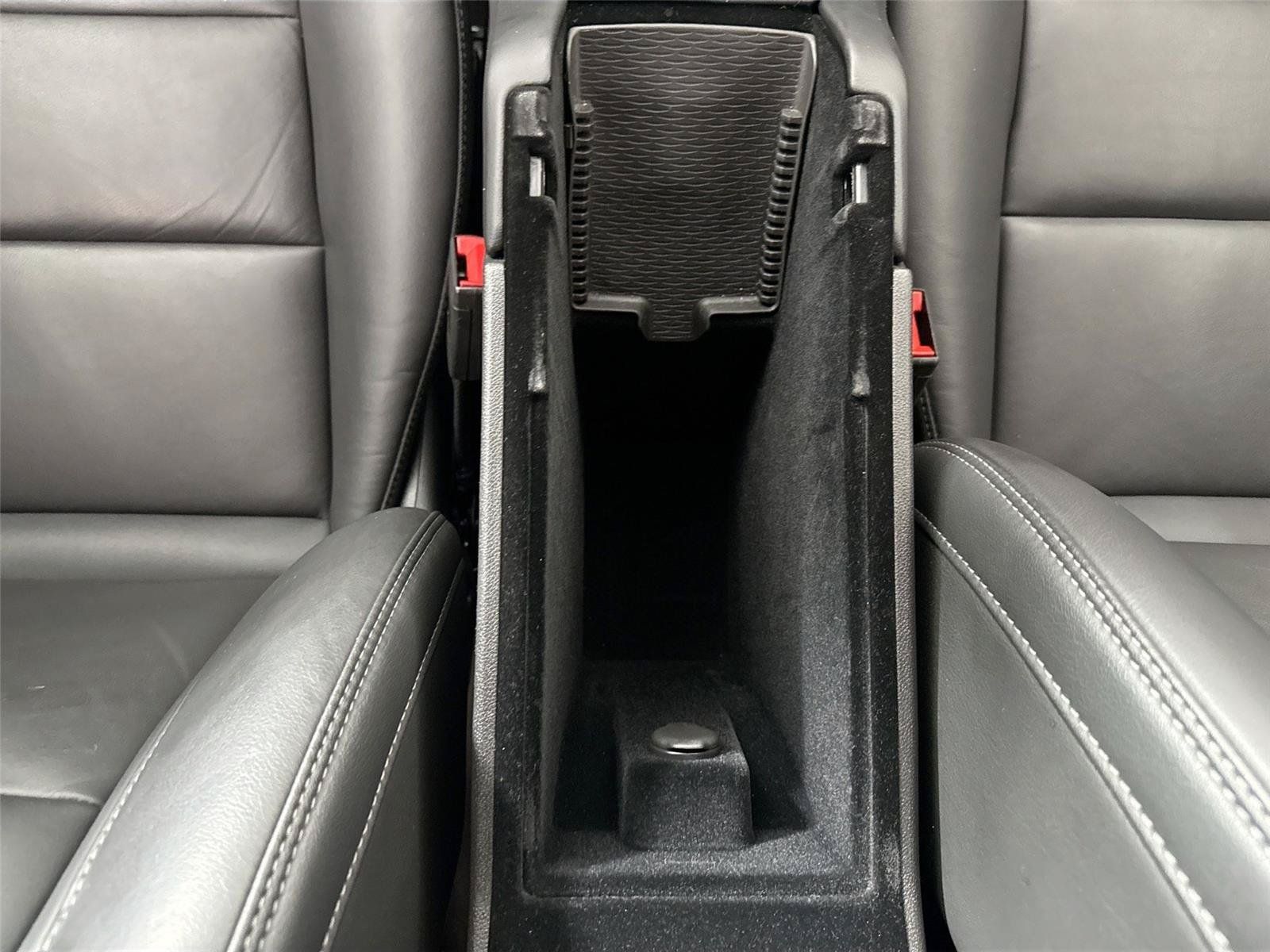 Used 2025 Cadillac XT4 Premium Luxury FWD image 34