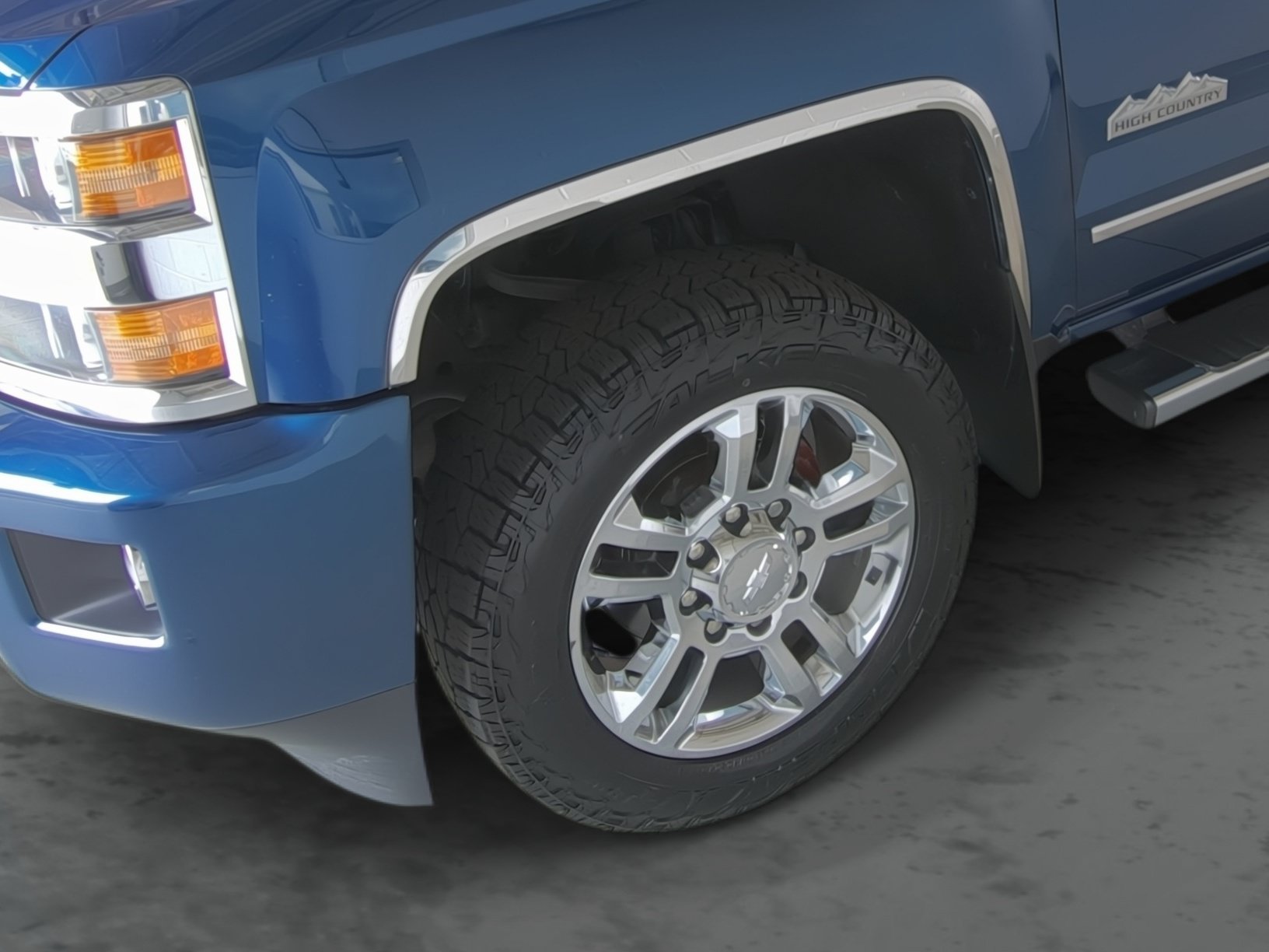 Used 2017 Chevrolet Silverado 2500 High Country w/ Duramax Plus Package AWD/4WD image 7