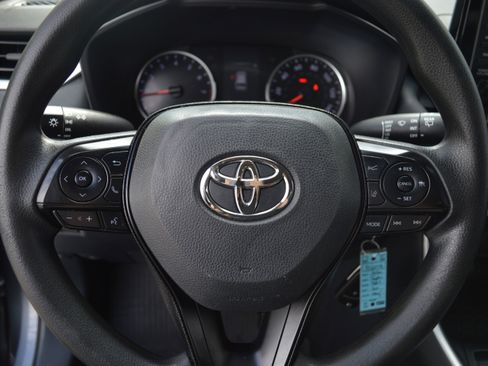 Used 2020 Toyota RAV4 LE image 14