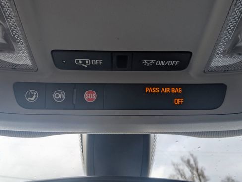 Used 2018 Chevrolet Equinox LT image 21