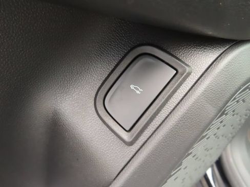 Used 2025 Chevrolet Equinox ACTIV w/ Safety and Technology Package AWD/4WD image 14