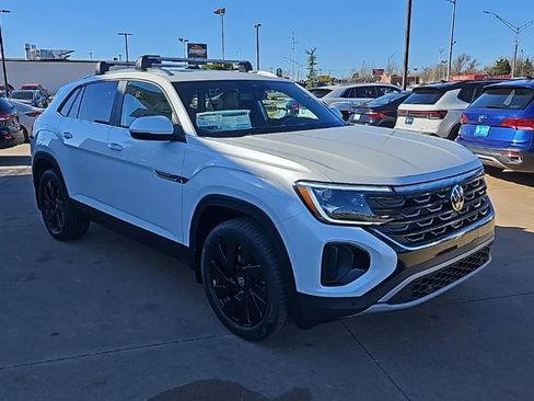New 2026 Volkswagen Atlas Cross Sport SE AWD/4WD image 3