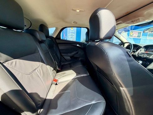 Used 2015 Ford Focus Titanium FWD image 23
