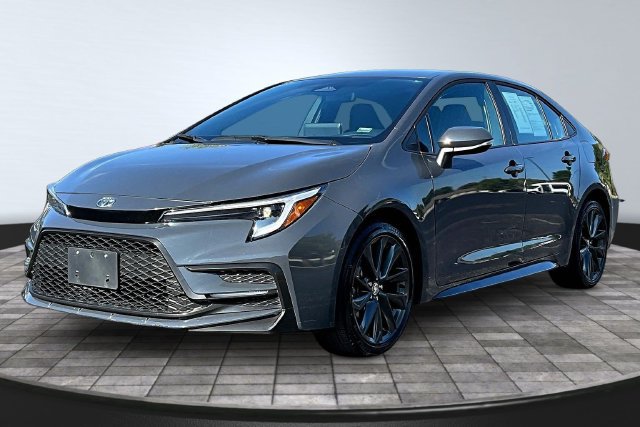 Used 2026 Toyota Corolla SE w/ SE Package FWD image 1