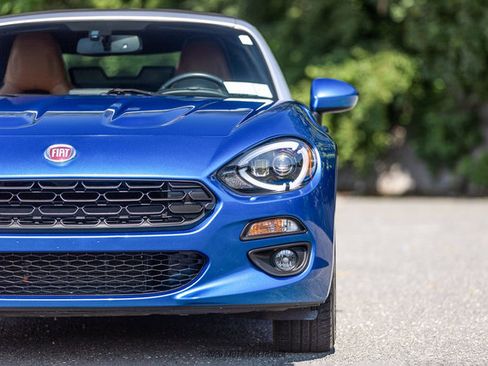 Used 2017 FIAT 124 Spider Lusso RWD image 49