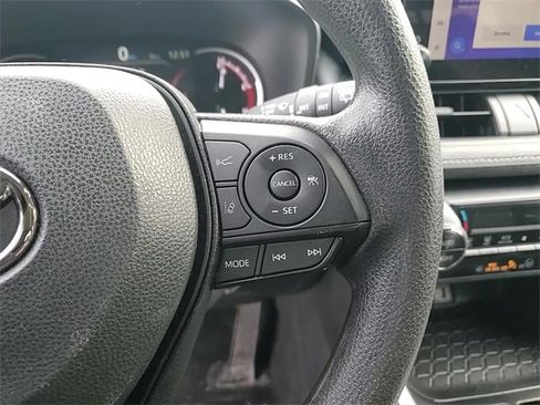 Used 2023 Toyota RAV4 XLE image 15