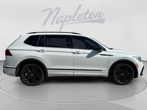 Used 2022 Volkswagen Tiguan SE R-Line FWD image 9