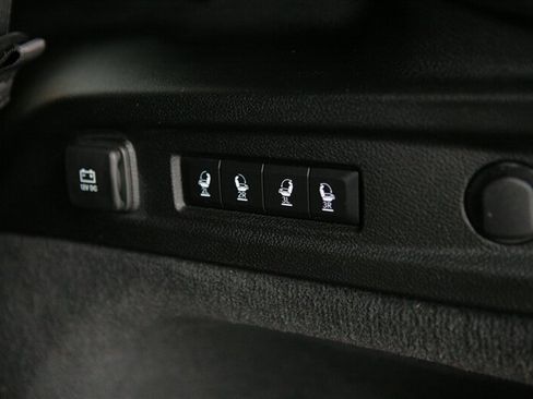 Used 2022 Jeep Grand Cherokee L Overland w/ Advanced Protech Group III image 17