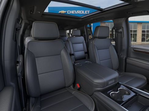 New 2026 Chevrolet Suburban Premier w/ Sun And Tow Package AWD/4WD image 16