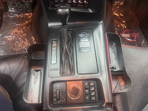 Used 1995 Chevrolet Corvette Coupe RWD image 25
