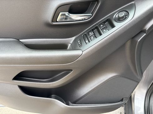 Used 2020 Chevrolet Trax LT FWD image 10