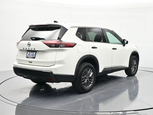 Used 2024 Nissan Rogue S FWD image 5