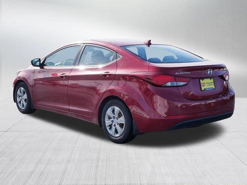 Used 2016 Hyundai Elantra SE image 5