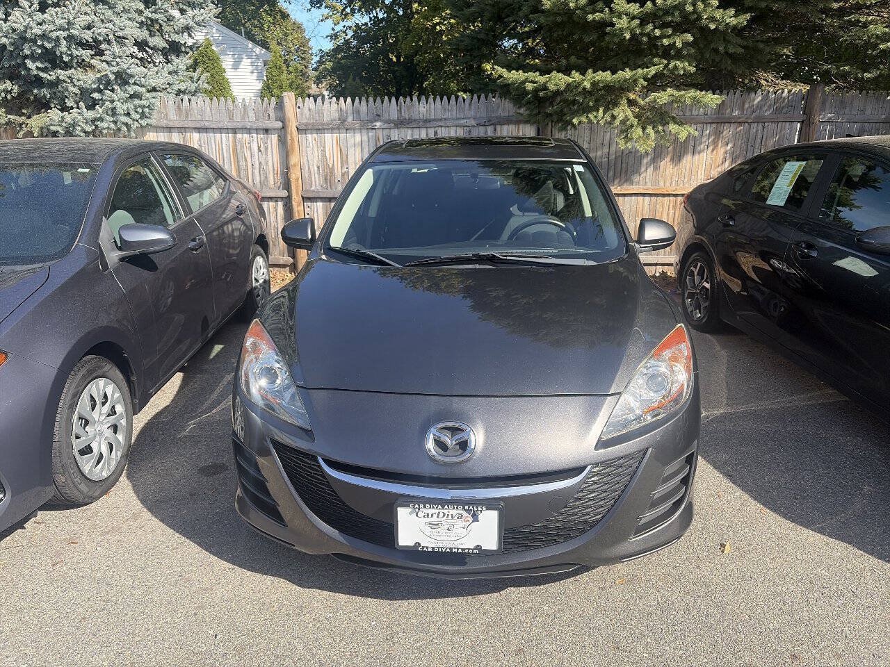 Used 2010 MAZDA MAZDA3 i Touring FWD image 2