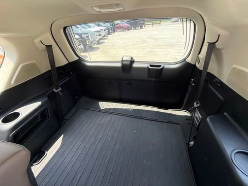 Used 2022 Lexus GX 460 Luxury w/ Sport Design Package AWD/4WD image 37