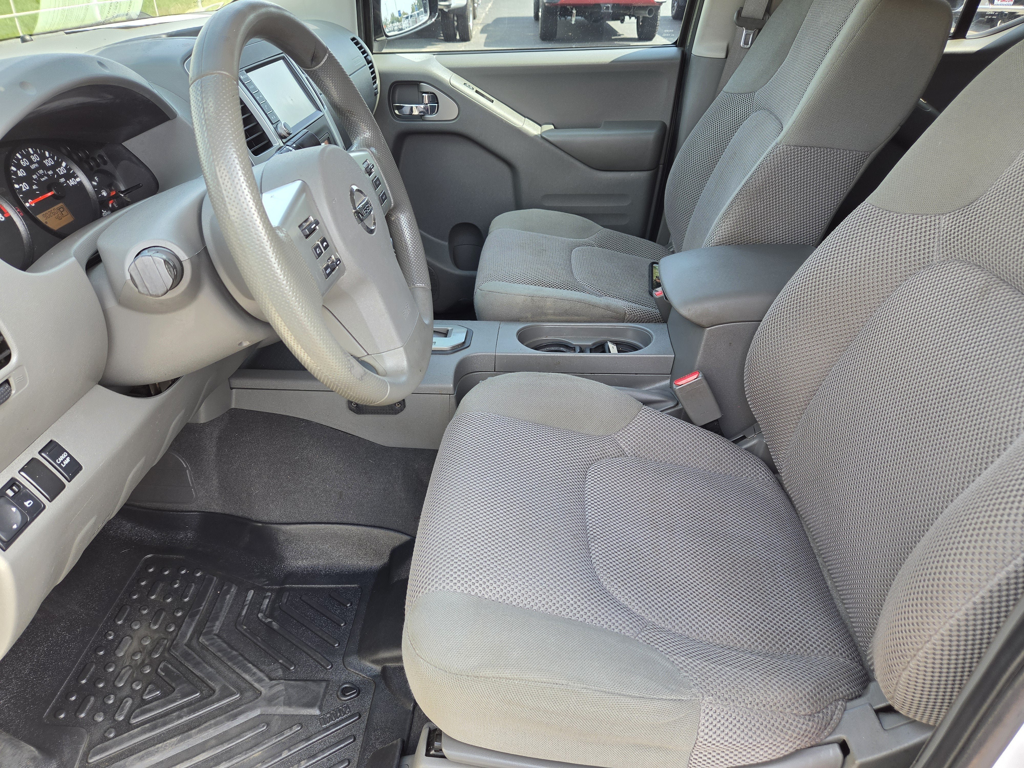 Used 2020 Nissan Frontier SV w/ Midnight Edition Floor Mats RWD image 25