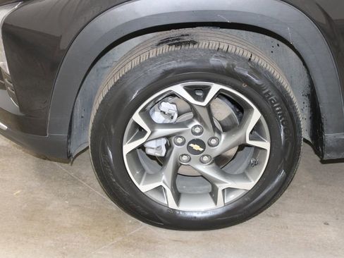 Used 2025 Chevrolet Trax LT image 45