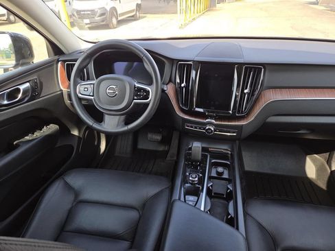 Used 2023 Volvo XC60 B5 Plus AWD/4WD image 21